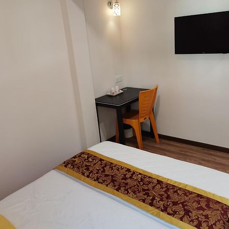 Mornings Hotel Сунгай Петани Екстериор снимка