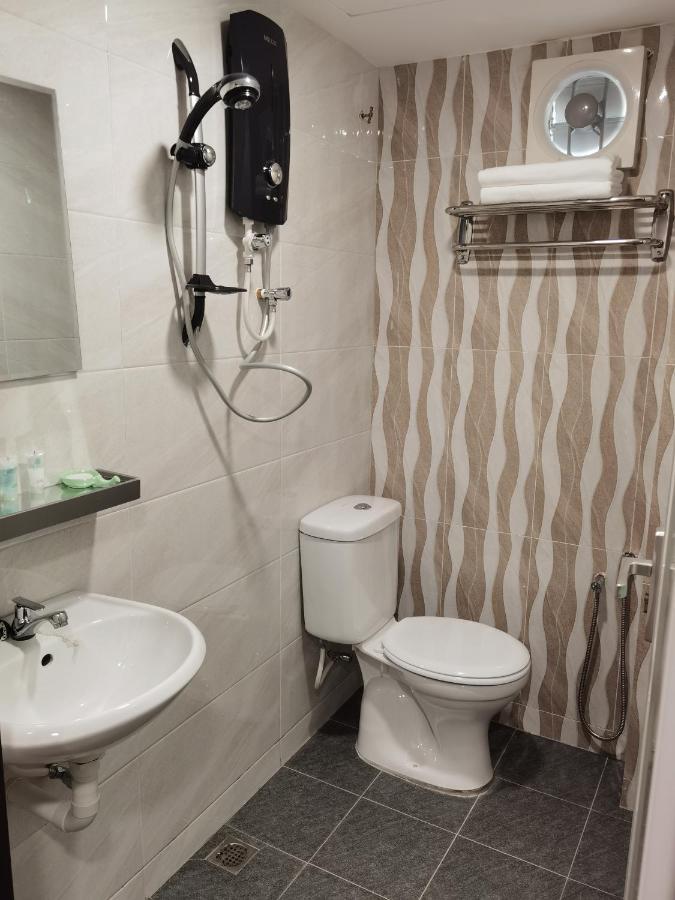 Mornings Hotel Сунгай Петани Екстериор снимка