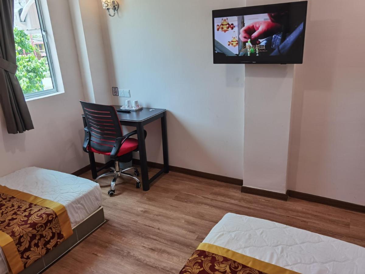 Mornings Hotel Сунгай Петани Екстериор снимка