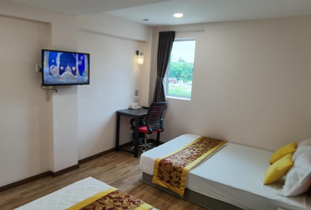 Mornings Hotel Сунгай Петани Екстериор снимка